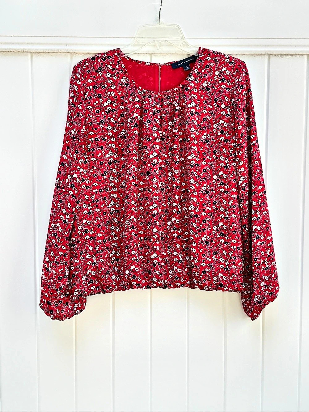 Tommy Hilfiger Blouse in Red w/ Dark Navy & White floral pattern - Medium